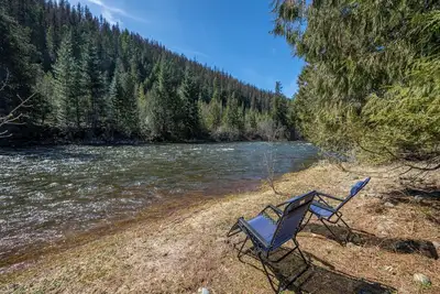 Image de Yaak Riverfront Cabin -\nHunting, Fishing & Family Get Away!