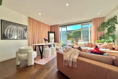 Image de Soft Modern Glamour in the Heart of Camberwell