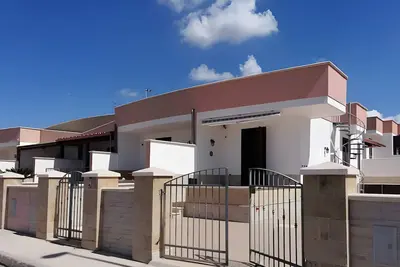 Image de Maison de vacances 'Villetta Lucy' avec vue sur la mer, terrasse privée et climatisation