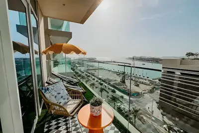 Image de Beachfront Bliss: Chic 1 Br Retreat by the Sea