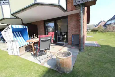 Quietly located first floor apartment with west-facing terrace for up to 4 people.