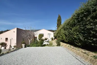 Image de Haut de villa avec jardin