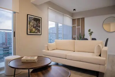 w* | Minimalist 2br w/ Balcony in Barranco