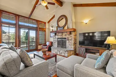 Image de Lady Luck by the Beach - Downtown Greystone unit with air conditioning