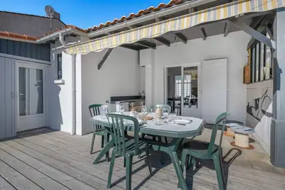 Image de 300m de la mer  - petite piscine pour 4