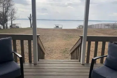 Image de Enjoy this Spectacular View of Lake Wheeler from our beautiful 4 bedroom home!