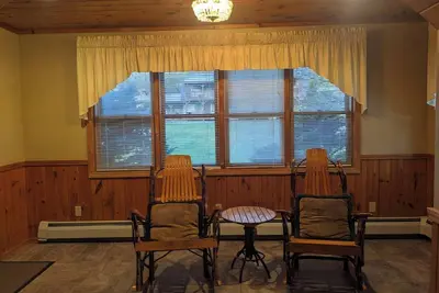 Image de Spacious 6-bedroom lodge with Ac, hot tub, pool table, fire pit and amazing view