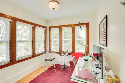Image de Walk to Shops & Eats: Home w/ Deck in Minneapolis