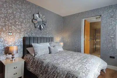 Image de Double-de Luxe-Sdb privée avec douche-Vue sur la cour