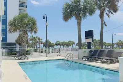 Image de Boutique on the beach, Studio #116 + Pool