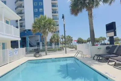 Image de Boutique on the beach, Studio #124 + Pool