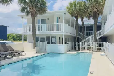 Image de Boutique on the beach, Studio #125 + Pool