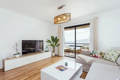 Image de Home2Book Dreamy View Of The Bay & Private Terrace