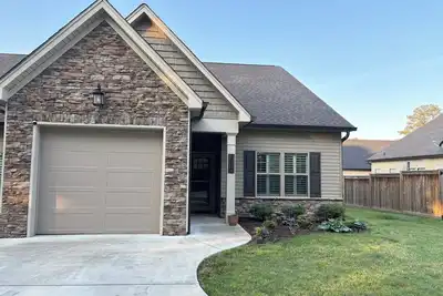 Image de Cozy, clean, and spacious place in Cleveland