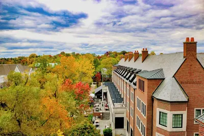 Image de Pet-friendly Accommodation with a Blend of Modern Comfort and Old-World Charm