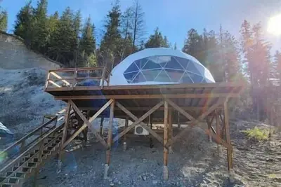 Image de Dome, Alpenrose Dome Hottubs King Bed Mountains view