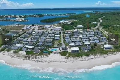 Image de Golf cart included, 2-bedroom beach villa in Treasure Cay w/WiFi & washer/dryer