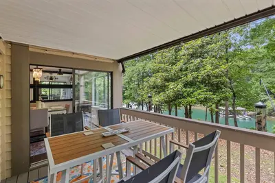 Image de Waterfront 2 bedroom plus office Townhome in Keowee Key