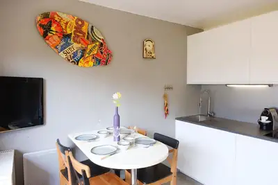 Beau studio avec balcon - proche plage