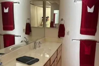 Image de 337 2 Bedrooms with Lake View. See the amenities at www. Leisureworldarizona. com