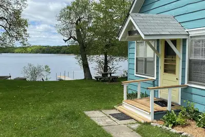 Image de Waterfront Cozy Cottage heart of Waupoos Prince Edward County