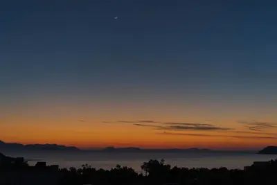 Image de Sea, sunset view, walk to the beach, 2-bedroom house in Gumusluk, with WiFi, Ac