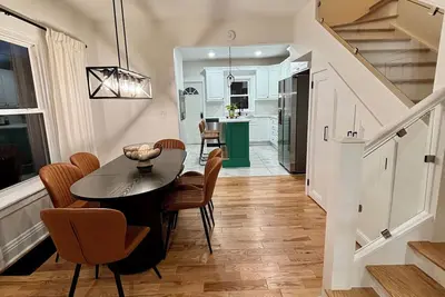 Image de Spacious 4-bedroom house in charming Utica with WiFi, Ac