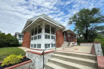 Image de Spacious 8-Bedroom Entire House in Alexandria