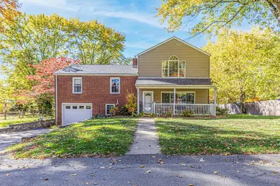 Image de Nfl Draft Rental for 2026: 4-bedroom house, 11 miles from downtown Pittsburgh.