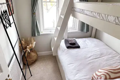 Image de Skylark House Padstow | Stylish Dog-Friendly Townhouse, steps to Beach & Harbour