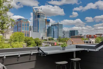 Image de Uptown Rooftop, Walk to Bank of America Stadium!