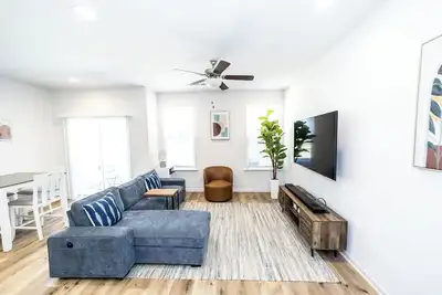 Image de Charming 3-bedroom Close to downtown w/ Washer Dryer