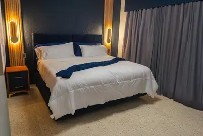 Cozy 1-bedroom hotel with WiFi, Ac in lovely Playa Juan Dolio
