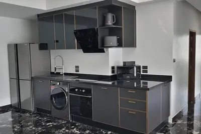 Image de Spacious 4-bedroom apartment with WiFi, Ac in fantastic Luxury