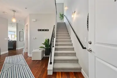 Image de 3-bedroom penthouse condo in DownTown Boise, 2 decks, Close to Everything!