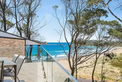 Image de Ocean Views, Steps to Beach & WiFi  | Yowani House