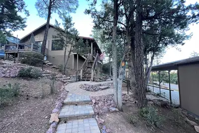 Image de Cozy 2-bedroom cabin in Pine with mountain views and Wifi