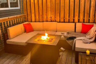 Image de Full House in Clyde River close to City and Golf Courses