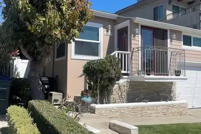 Image de Spend August in Hermosa Beach, Ca! \nMinimum 30 night stay