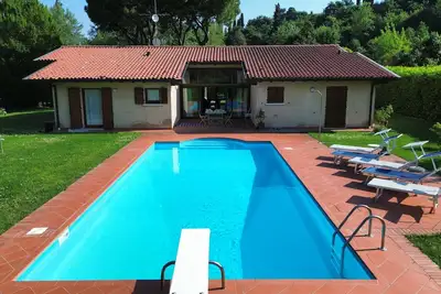 Image de Villa Paradiso by Bookinggardalake