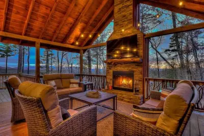 Image de \nCabin in the Blue Ridge Mountains; Hot Tub & Mountain views