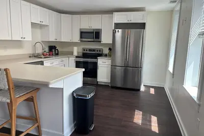 Image de Luxury 2-bedroom apartment in downtown Elkins.