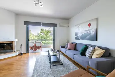 Image de Blueground | Marousi, fireplace, nr Kifissia Park