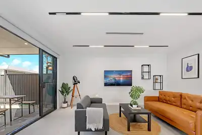 Image de KozyGuru | Cobbitty | Brand New Stylish 4br House