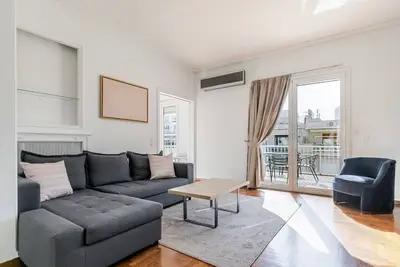 Image de Blueground | Kolonaki, fireplace, nr Acropolis