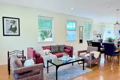 Jie's choice 3b Cottage on Meridith