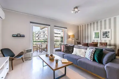 Image de Blueground | Glyfada, garden, nr Voula Beach