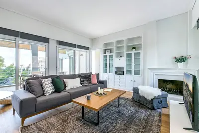 Image de Blueground | Glyfada, fireplace, nr Voula Beach