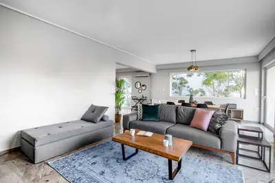 Image de Blueground | Glyfada, garden, nr Vouliagmeni