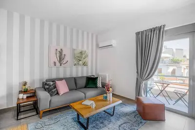 Image de Blueground | Pangrati, balcony, nr Acropolis